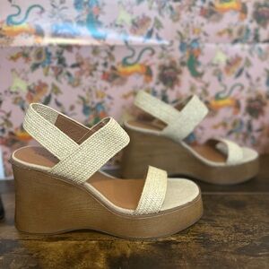 NWOT Lucky Brand Dk Natural  Remy Stretch Delukah Platform Wedge Heels, Size 9M